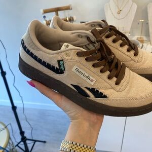 Reebok linen runners